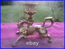 Chandelier ancien en bronze Lionne, XIXe siècle France Chandelier ancien en bronze Lionne, XIXe siècle France