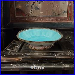 Chine Bol ancien cerclé bronze XIXe siècle Porcelaine décor floral Chine Bol ancien cerclé bronze XIXe siècle Porcelaine décor floral