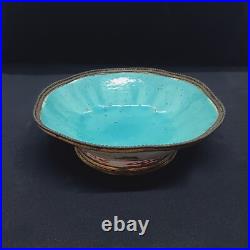 Chine Bol ancien cerclé bronze XIXe siècle Porcelaine décor floral Chine Bol ancien cerclé bronze XIXe siècle Porcelaine décor floral