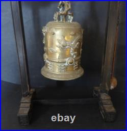 Cloche chinoise XIX-XX Siecle rare temple bell bronze on hardwood stand 19thc