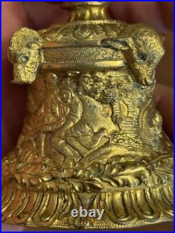 Clochette de table ou d'apparat en bronze doré XIXe siècle Scène De Chasse Clochette de table ou d'apparat en bronze doré XIXe siècle Scène De Chasse