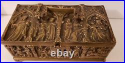 Coffret en bronze style Gothique décor scènes bibliques d'époque de XIXe siècle