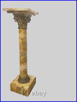 Colonne dorique marbre jaune de Sienne et bronze finement sculpté. XIX siècle