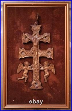 Croix De Caravaca Antique Avec Anges. Bronze. Espagne. Xixe Siècle