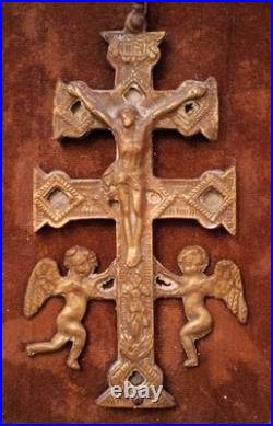 Croix De Caravaca Antique Avec Anges. Bronze. Espagne. Xixe Siècle