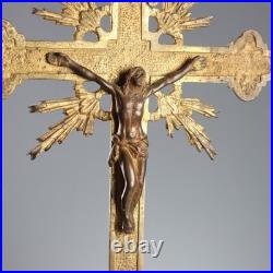 Crucifix Ancien Bronze Doré Base Circulaire Italie XIXe-XXe Siècle Original