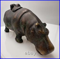 Encrier en bronze époque XIXe siècle Chine ou Japon Hippopotame Encrier en bronze époque XIXe siècle Chine ou Japon Hippopotame