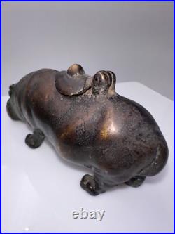 Encrier en bronze époque XIXe siècle Chine ou Japon Hippopotame Encrier en bronze époque XIXe siècle Chine ou Japon Hippopotame