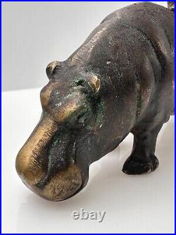 Encrier en bronze époque XIXe siècle Chine ou Japon Hippopotame Encrier en bronze époque XIXe siècle Chine ou Japon Hippopotame