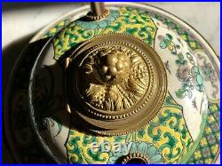 Encrier en porcelaine de Chine Dynastie Qing XIXe siècle monture bronze