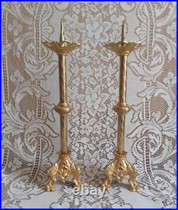 Ensemble de grand chandeliers d'église style néo-gothique du XIX e siècles