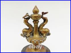 Époque XIXe siècle sujet en bronze doré aux deux dauphins néo-classique