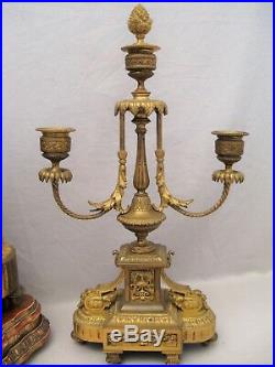 Garniture de cheminée pendule style Louis XVI en bronze doré époque XIX siècle