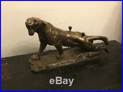 Grande sculpture bronze Lionne blessée animalier XIXè siècle dlg Charles valton