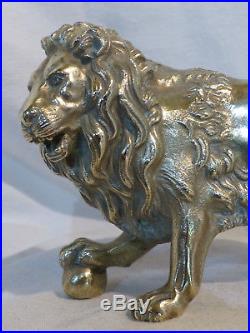 Grande sculpture lion bronze dorée ancien Lion Medicis en bronze XIXe siècle