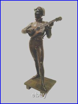 Groupe en bronze sujet le joueur de mandoline par Marcel Debut. XIX siècle Groupe en bronze sujet le joueur de mandoline par Marcel Debut. XIX siècle