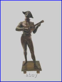 Groupe en bronze sujet le joueur de mandoline par Marcel Debut. XIX siècle Groupe en bronze sujet le joueur de mandoline par Marcel Debut. XIX siècle