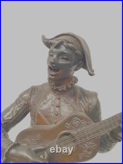 Groupe en bronze sujet le joueur de mandoline par Marcel Debut. XIX siècle Groupe en bronze sujet le joueur de mandoline par Marcel Debut. XIX siècle