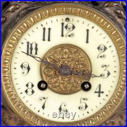 Horloge de Table en Style Éclectique Bronze Europe XIXe-XXe Siècle Horloge de Table en Style Éclectique Bronze Europe XIXe-XXe Siècle