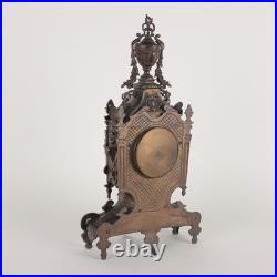 Horloge de Table en Style Éclectique Bronze Europe XIXe-XXe Siècle Horloge de Table en Style Éclectique Bronze Europe XIXe-XXe Siècle