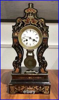 Horloge de table Boulle Napoléon III fin XIXe siècle Horloge de table Boulle Napoléon III fin XIXe siècle