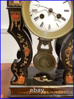 Horloge de table Boulle Napoléon III fin XIXe siècle Horloge de table Boulle Napoléon III fin XIXe siècle