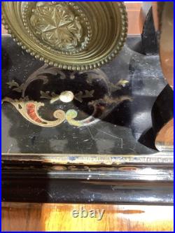 Horloge de table Boulle Napoléon III fin XIXe siècle Horloge de table Boulle Napoléon III fin XIXe siècle