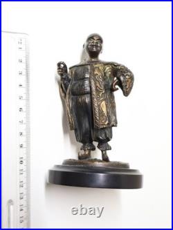Intéressant petit personnage mandarin chinois en bronze doré XIX-XXème siècle