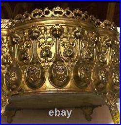 Jardinière du XIX Eme siècle en tole bronzé. Époque Napoléon III Jardinière du XIX Eme siècle en tole bronzé. Époque Napoléon III