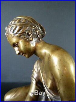 Jeune Femme Joueuse D'Osselets en Bronze époque XIX Siécle Jeu 19th