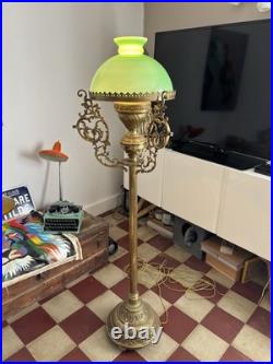 Lampadaire en bronze Et Laiton doré décor de feuillage XIX siècle