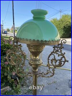 Lampadaire en bronze Et Laiton doré décor de feuillage XIX siècle