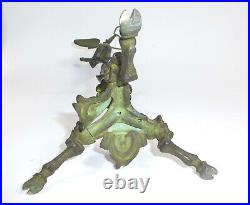 Lampe À Huile En Bronze Chine XIXE Siècle Lampe À Huile En Bronze Chine XIXE Siècle