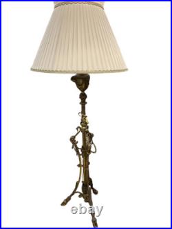 Lampe Sur Pied Néoclassique Avec Bélier Époque XIXe Siècle Lampe Sur Pied Néoclassique Avec Bélier Époque XIXe Siècle