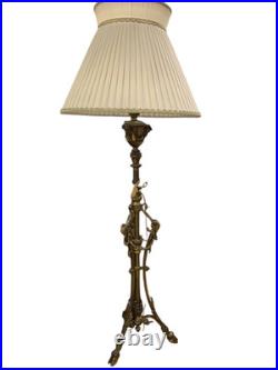 Lampe Sur Pied Néoclassique Avec Bélier Époque XIXe Siècle Lampe Sur Pied Néoclassique Avec Bélier Époque XIXe Siècle