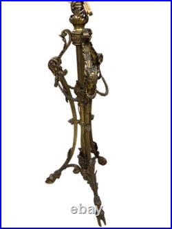 Lampe Sur Pied Néoclassique Avec Bélier Époque XIXe Siècle Lampe Sur Pied Néoclassique Avec Bélier Époque XIXe Siècle