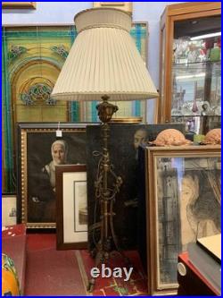 Lampe Sur Pied Néoclassique Avec Bélier Époque XIXe Siècle Lampe Sur Pied Néoclassique Avec Bélier Époque XIXe Siècle