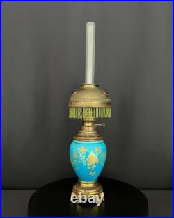 Lampe à huile en bronze et porcelaine émaillée, France, fin du XIXe siècle