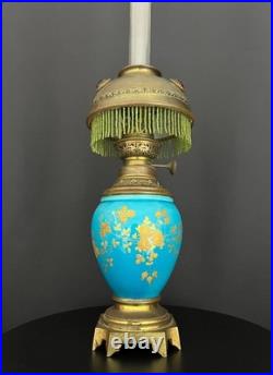 Lampe à huile en bronze et porcelaine émaillée, France, fin du XIXe siècle