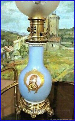 Lampe à pétrole ancienne porcelaine peinte à la main bronze XIX siècle