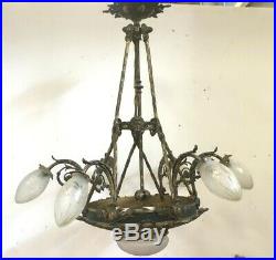 Lustre en bronze et verre taillé Six bras de lumière Coupe centrale XIX siècle