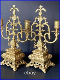 Magnifique Et Rare Paire De Chandeliers En Bronze Doré XIX Siècle Magnifique Et Rare Paire De Chandeliers En Bronze Doré XIX Siècle