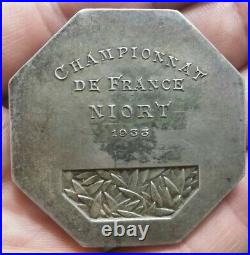 Médaille Art Déco br. Argenté/argent Championnat de France Pétanque NIORT 1933