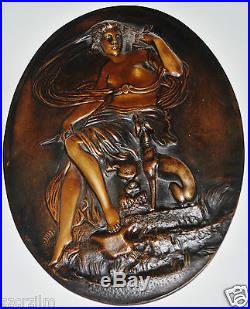 Médaillon Art Nouveau Ovale En Bronze Nymphe Accoudee Sur Une Vague