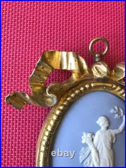 Medaillon Bronze Doré Plaque Porcelaine Dlg Wegwood XIX Eme Siecle