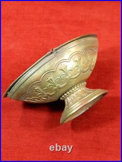 Navette à encens de style néoclassique XIXe siècle en bronze liturgie catholique