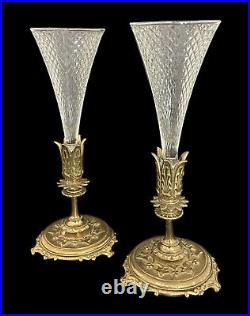 Paire De Vases Bouquetières En Cristal Et Bronze Doré XIX Éme Siècle
