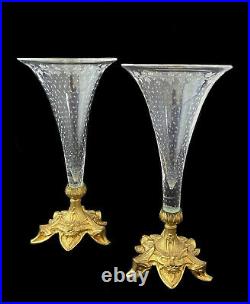 Paire De Vases Cornets À Col Évasé En Cristal Et Bronze XIX Éme Siècle