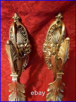 Paire d'appliques murales en bronze doré à décor de feuilles XIX Siècle