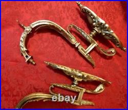 Paire d'appliques murales en bronze doré à décor de feuilles XIX Siècle